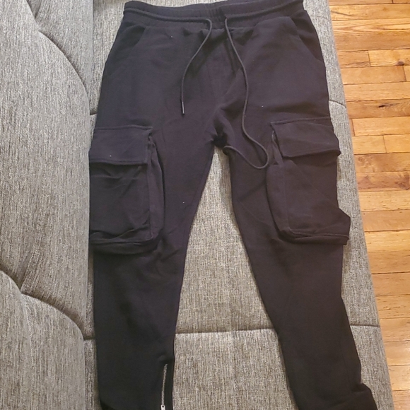 Joggers - Picture 2 of 3